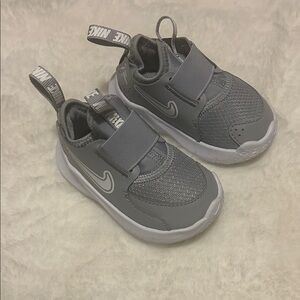Nike Toddler Gray Sneakers